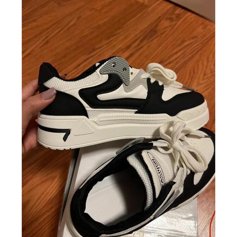 womens sneakers